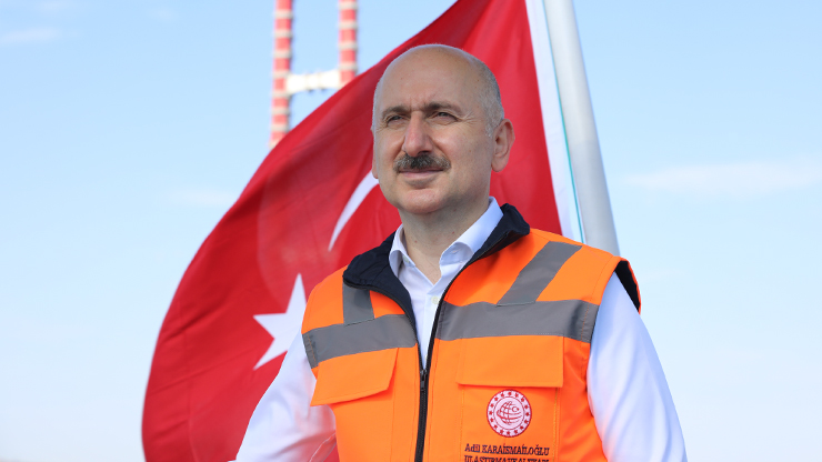 Minister Karaismailoğlu Inspected the Construction Site of the 1915Çanakkale Bridge 